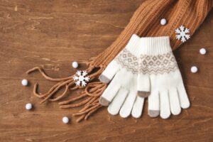 手袋やマフラー、温める冬支度
